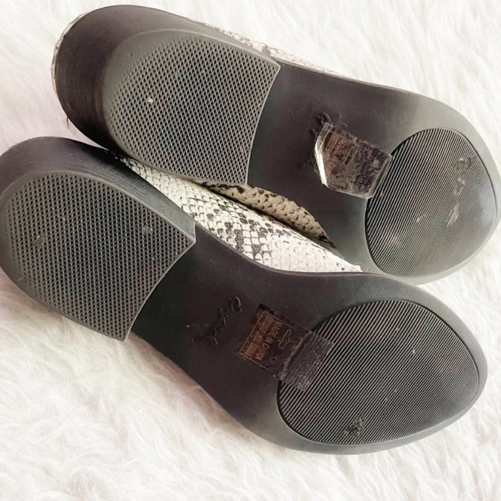 FAUX LEATHER SNAKE SKIN PRINT MULES BOOTIES CLOGS - SOCHI BLACK WHITE - SIZE 8 - Picture 5 of 7